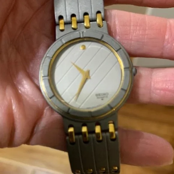 LIKE NEW! Men's Seiko Quartz Silver Matt Finish/Two Tone Gold/Stainless Watch - Picture 3 of 11